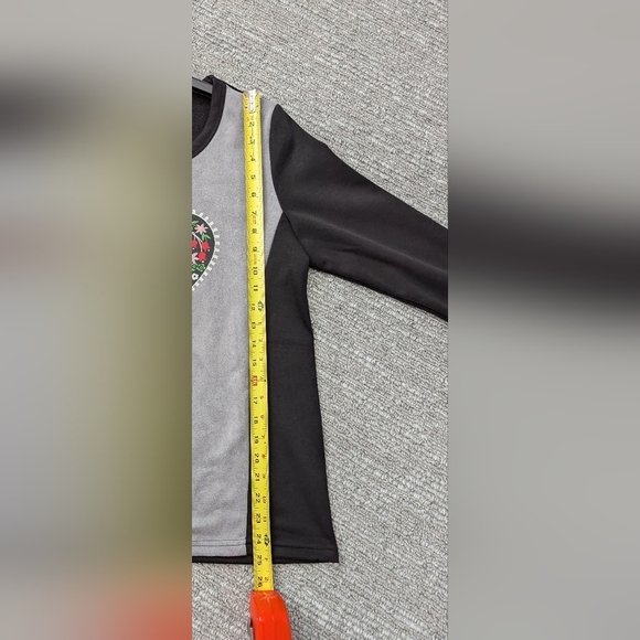 Ling Lang - Heart Patterned Black and Grey Long-Sleeve Sweater/Sweatshirt - Picture 5 of 10